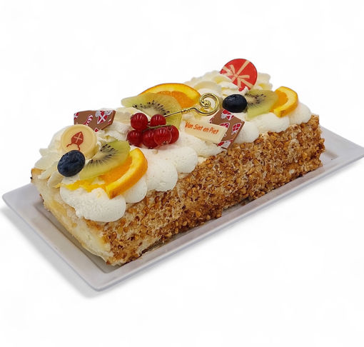 Afbeelding van Slagroomschnitte afgewerkt met Sinterklaasdecoratie